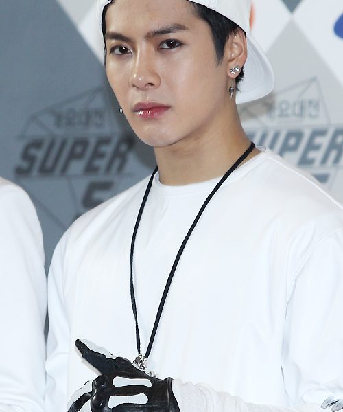 Jackosn Rapper แจ็คสัน (Jackson) GOT7 ข้อเท้าเคล็ดเหตุวิ่งผลัดรายการ Idol Star ...