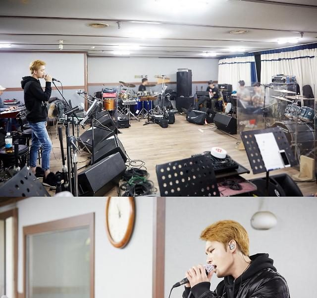 คิมแจจุง (Kim Jaejoong) เผยภาพเบื้องหลังการซ้อมกับไลฟ์แบนด์ สำหรับคอน ‘The REBIRTH of J’