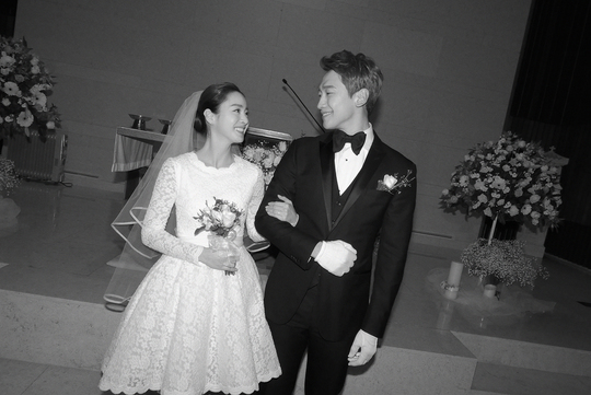 เรน (Rain) และ คิมแทฮี (Kim Tae Hee) เข้าพิธีวิวาห์สุดชื่นมื่น