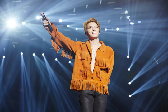 คิมแจจุง (Kim Jaejoong) สุขใจที่ได้กลับมาร้องเพลงในคอนฯ ‘The REBIRTH of J’