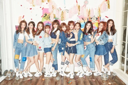 I.O.I ร่วมงาน จินยอง (Jin Young) B1A4 ในงานสุดท้ายของพวกเธอ