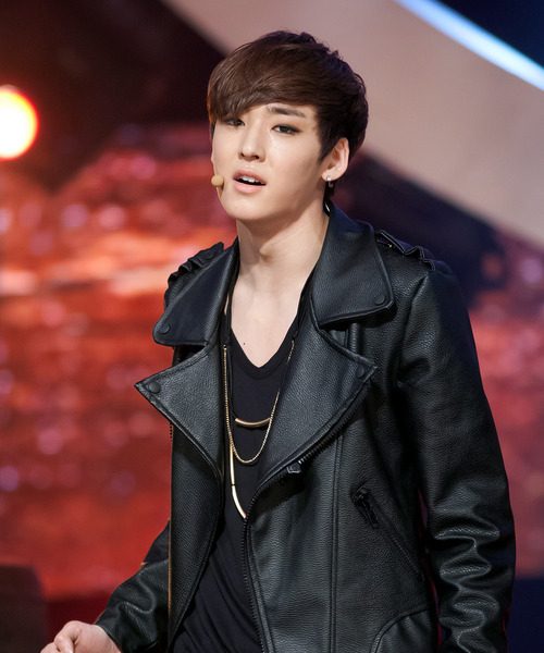 เควิน (Kevin) ลาออกจากสมาชิก U-KISS เนื่องจากหมดสัญญา