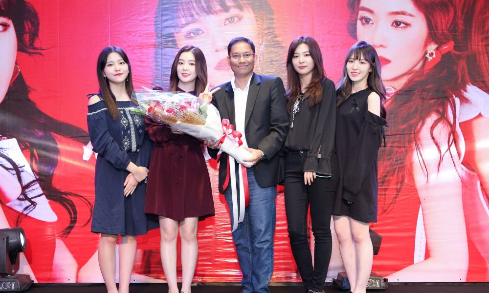 Red Velvet ลัดฟ้าเยือนไทย ใกล้ชิดแฟนคลับครั้งแรกใน ‘Red Velvet Special Fan Signing Event in Bangkok’