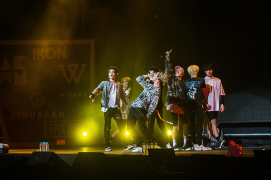 iKON เผยตื่นเต้นที่จะได้คัมแบ็คเกาหลีเร็วๆนี้ใน 2017 YG X UNICEF Walking Festival
