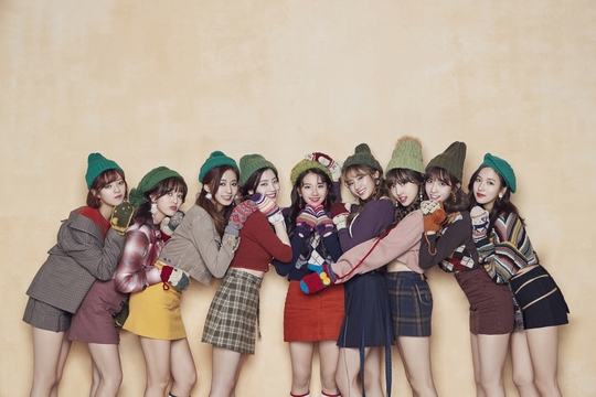 TWICE คว้ารางวัลรายการเพลงทีวี 33 รางวัล ทำสถิติใหม่ปี 2017